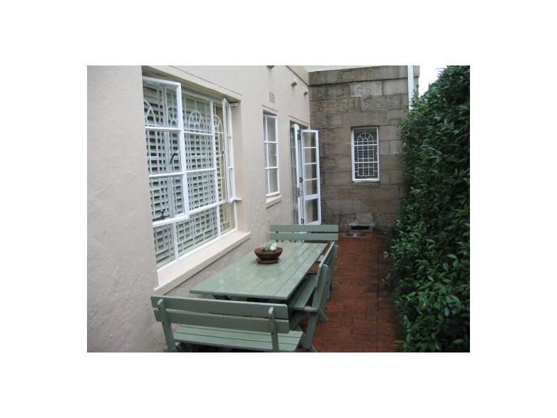 1/4 Holbrook Avenue, Kirribilli NSW 2061