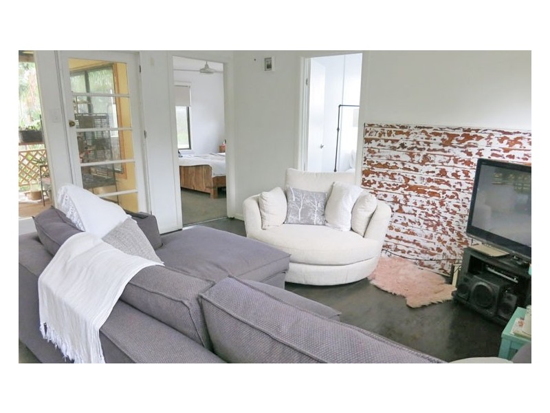 19  Karani Avenue, Avoca Beach NSW 2251