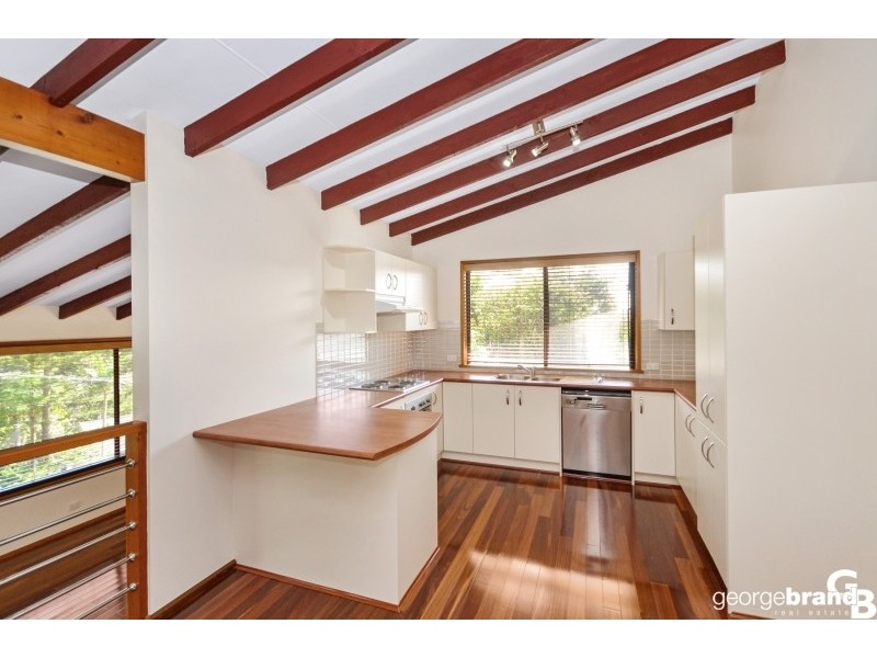 35 Cabbage Tree Ave, Avoca Beach NSW 2251