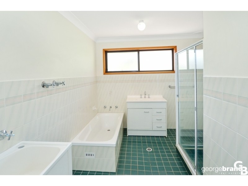35 Cabbage Tree Ave, Avoca Beach NSW 2251