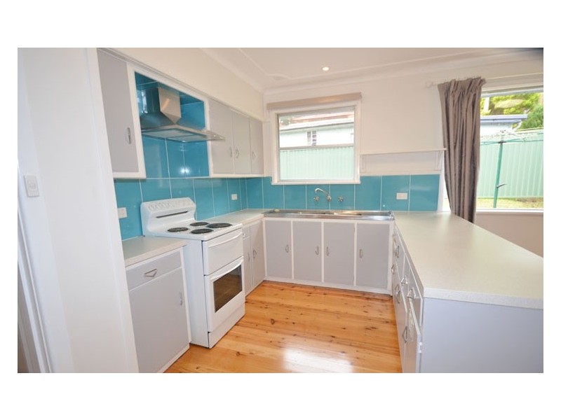 90 The Round Drive, Avoca Beach NSW 2251