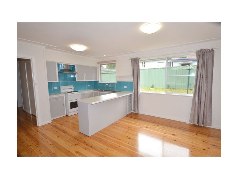 90 The Round Drive, Avoca Beach NSW 2251