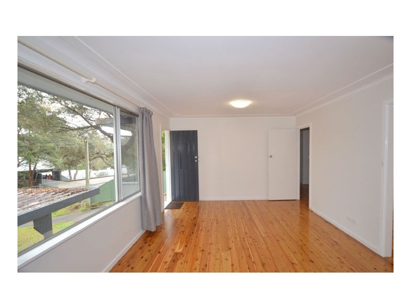 90 The Round Drive, Avoca Beach NSW 2251
