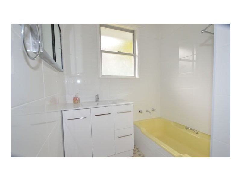 90 The Round Drive, Avoca Beach NSW 2251