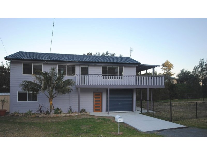 90 Del Rio Drive, Copacabana NSW 2251