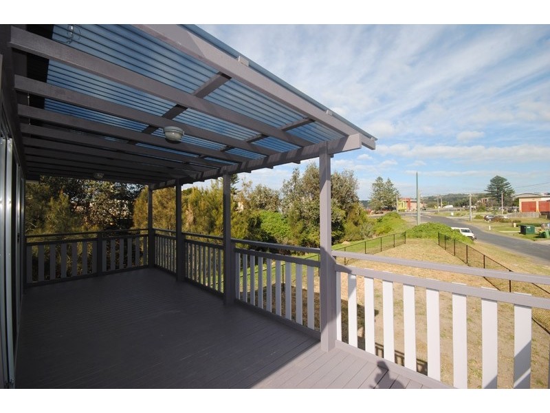 90 Del Rio Drive, Copacabana NSW 2251