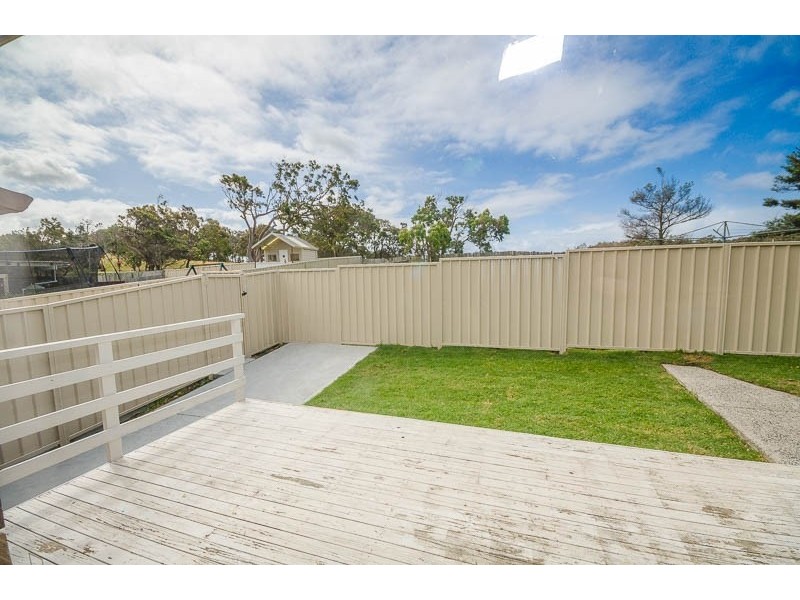 9b Longs Road, Bateau Bay NSW 2261