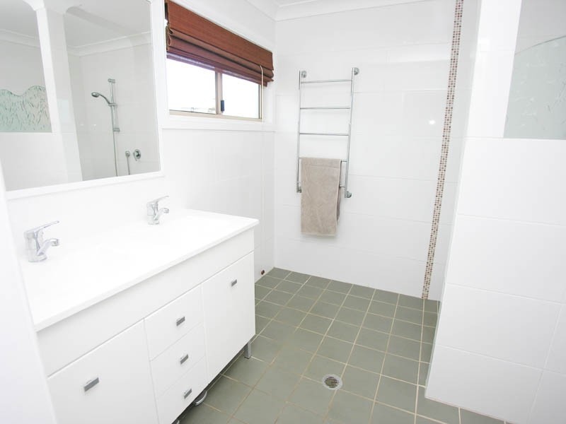 18 Del Rio Drive, Copacabana NSW 2251