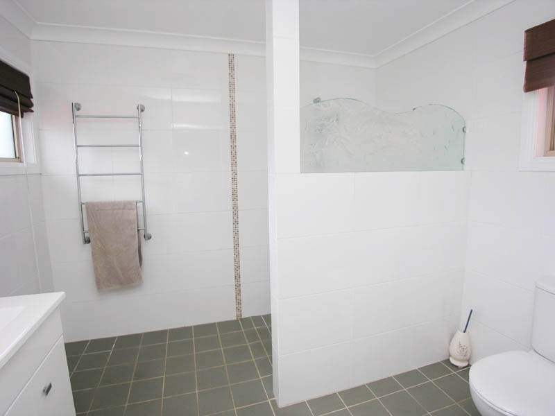 18 Del Rio Drive, Copacabana NSW 2251