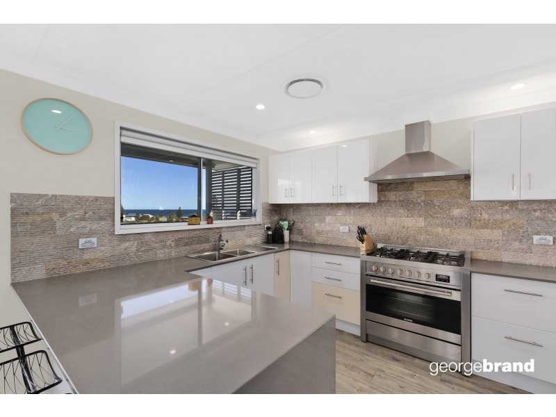 4 Fiesta Crescent, Copacabana NSW 2251