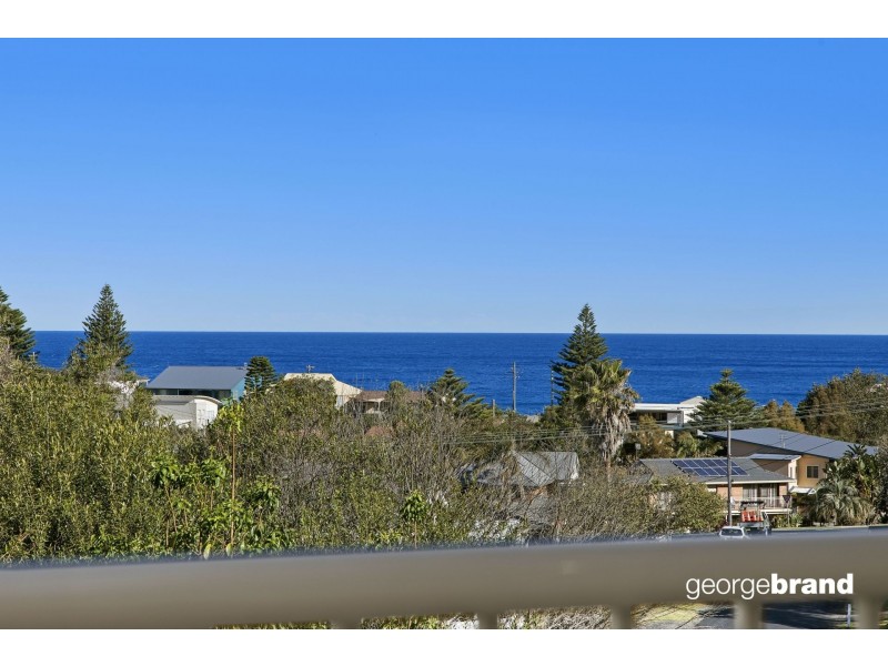 4 Fiesta Crescent, Copacabana NSW 2251