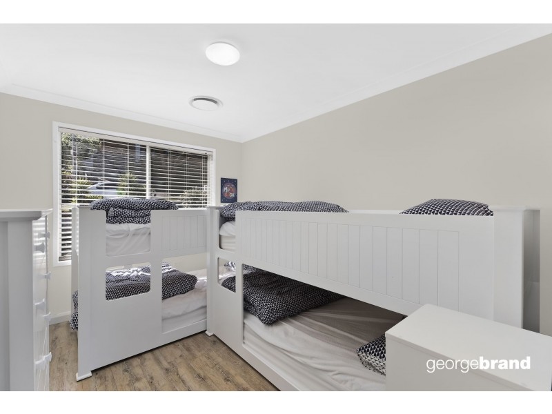 4 Fiesta Crescent, Copacabana NSW 2251