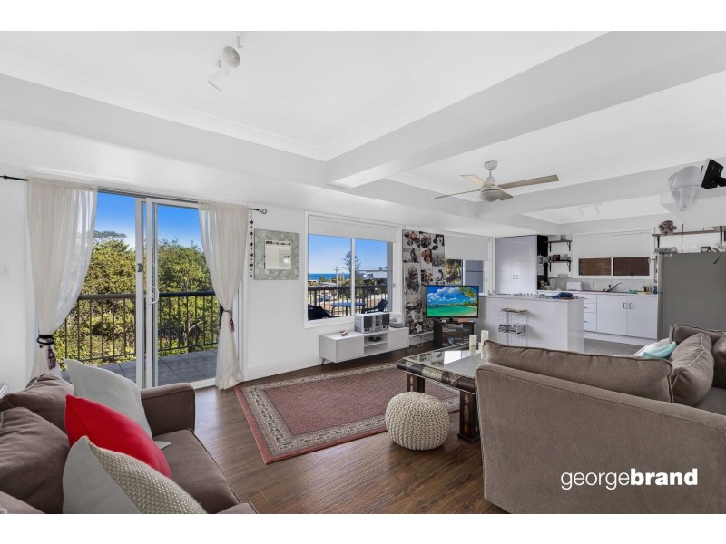 4 Fiesta Crescent, Copacabana NSW 2251