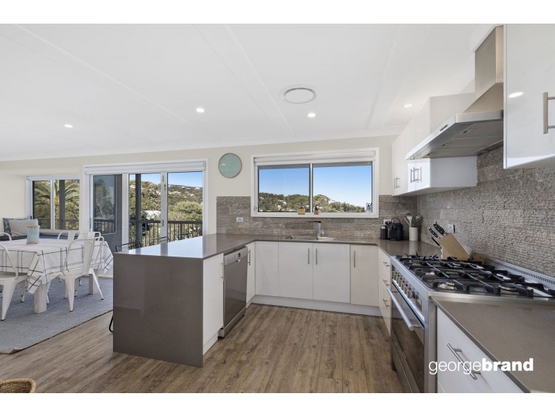 4 Fiesta Crescent, Copacabana NSW 2251