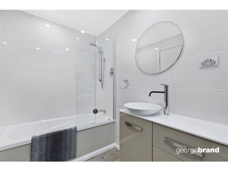 4 Fiesta Crescent, Copacabana NSW 2251