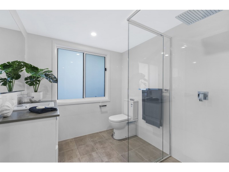 4 Torres Street, Killarney Vale NSW 2261