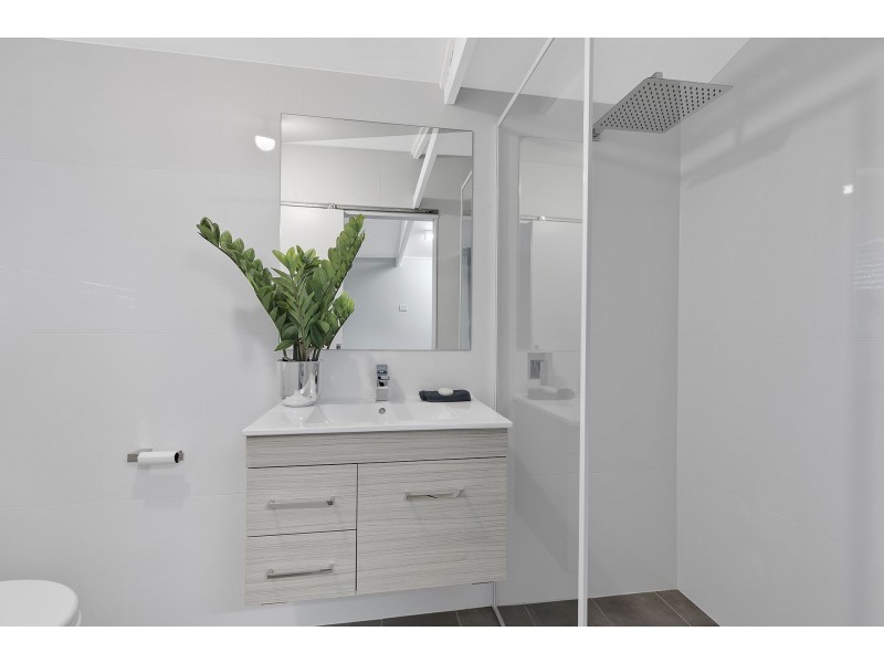 4 Torres Street, Killarney Vale NSW 2261