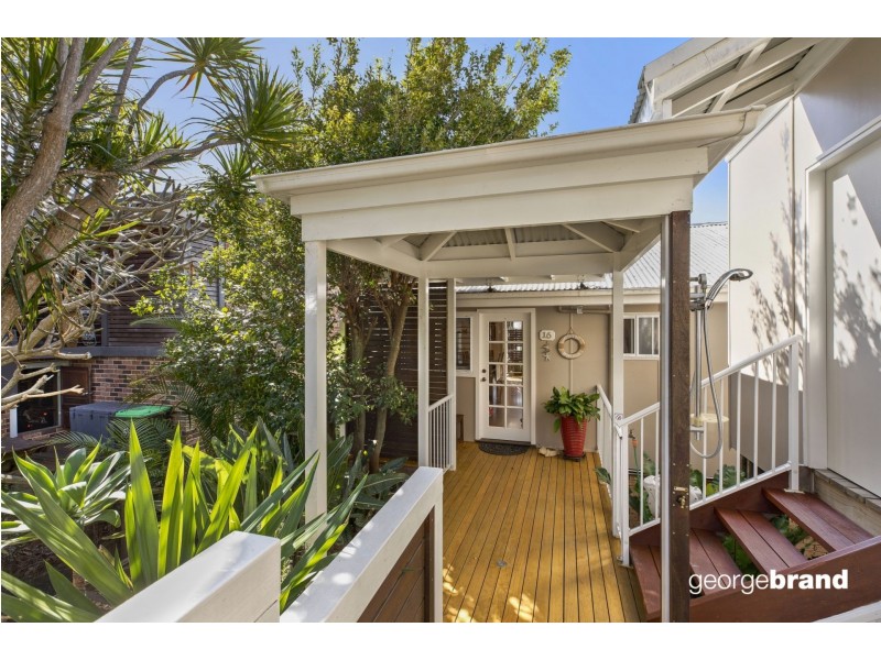 16 Ladera Drive, Copacabana NSW 2251