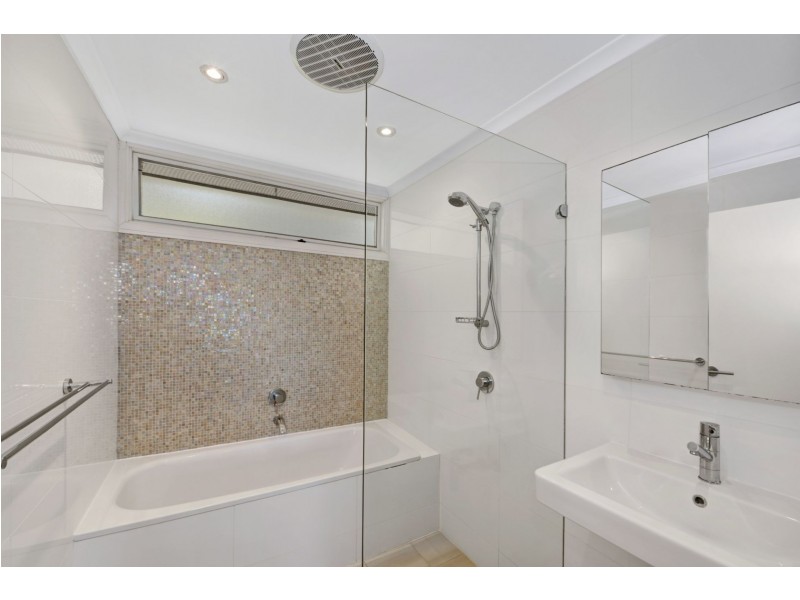2 The Glade, Copacabana NSW 2251