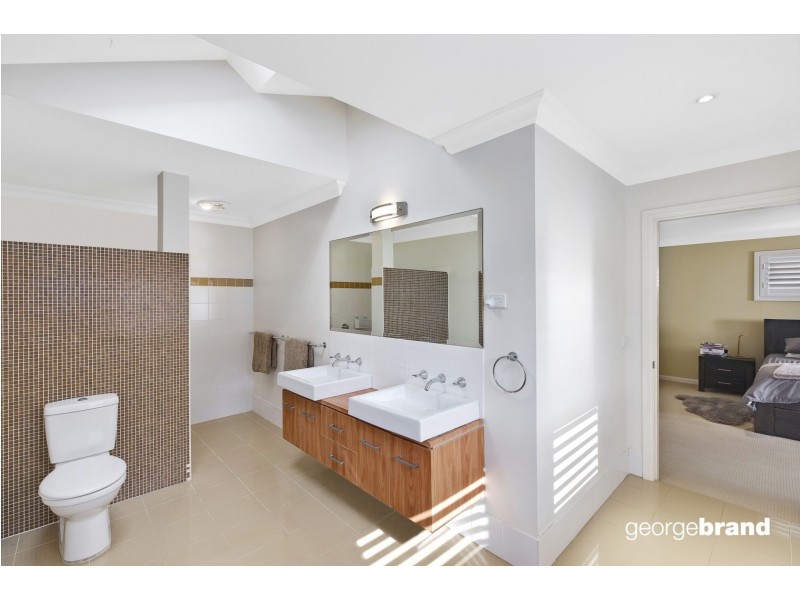 16 Fiesta Crescent, Copacabana NSW 2251