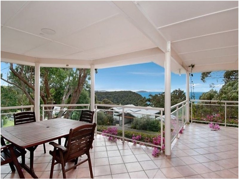 63 Vista Ave North, Copacabana NSW 2251