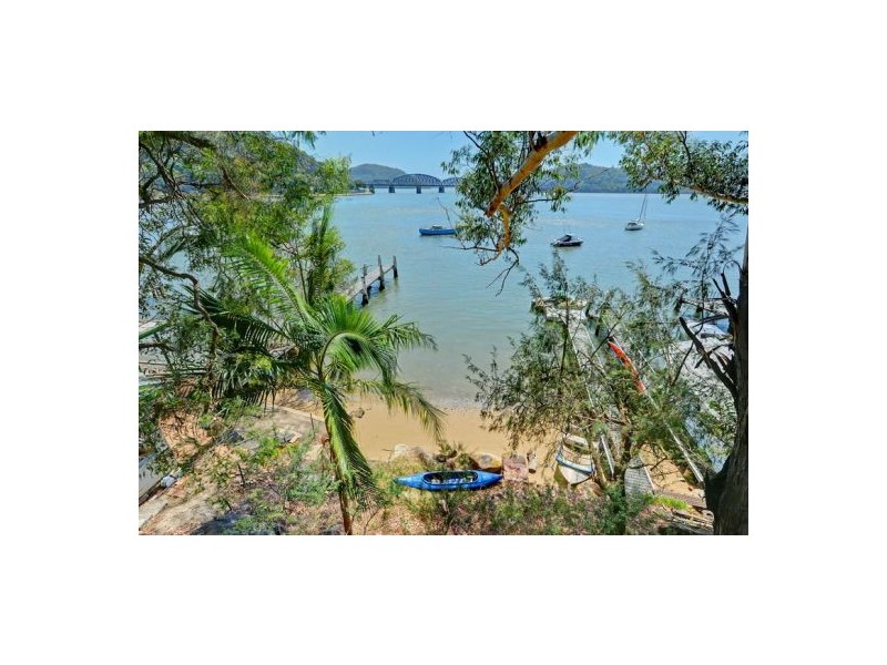 80 Riverview Ave, Dangar Island NSW 2083