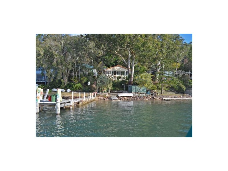 24 Riverview Ave, Dangar Island NSW 2083