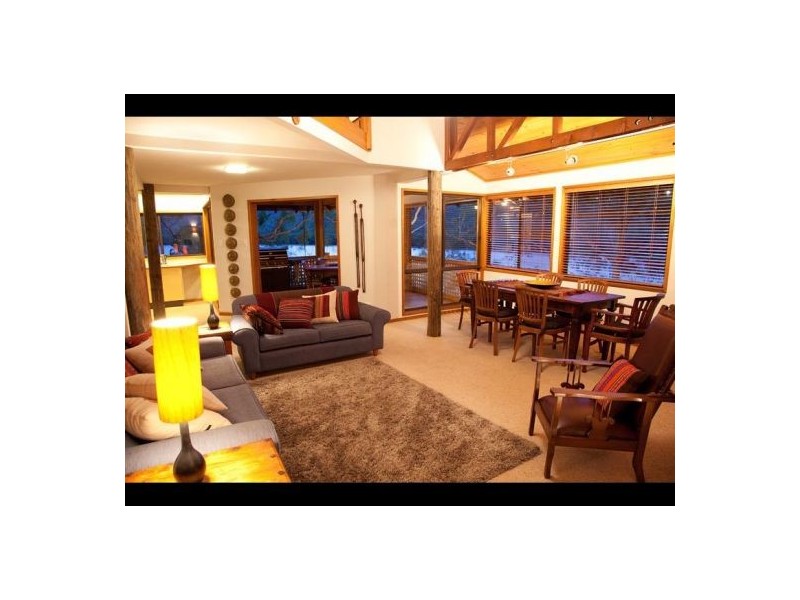 737 The Tree House, Gunderman NSW 2775