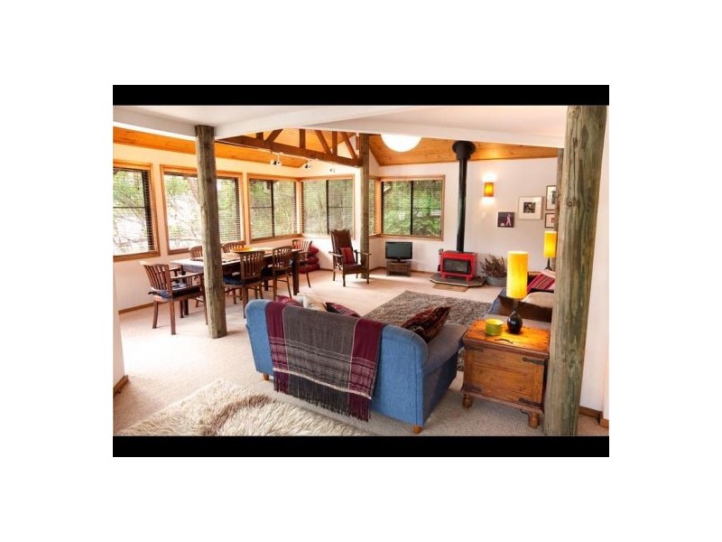 737 The Tree House, Gunderman NSW 2775