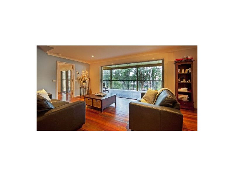 9 Kalinda Rd, Bar Point NSW 2083