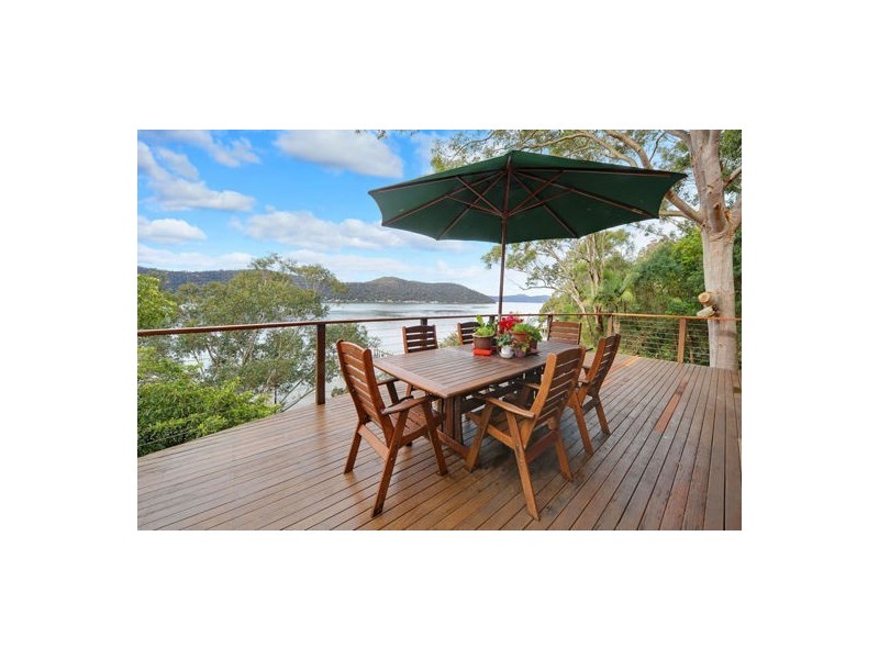 142 Riverview Ave, Dangar Island NSW 2083