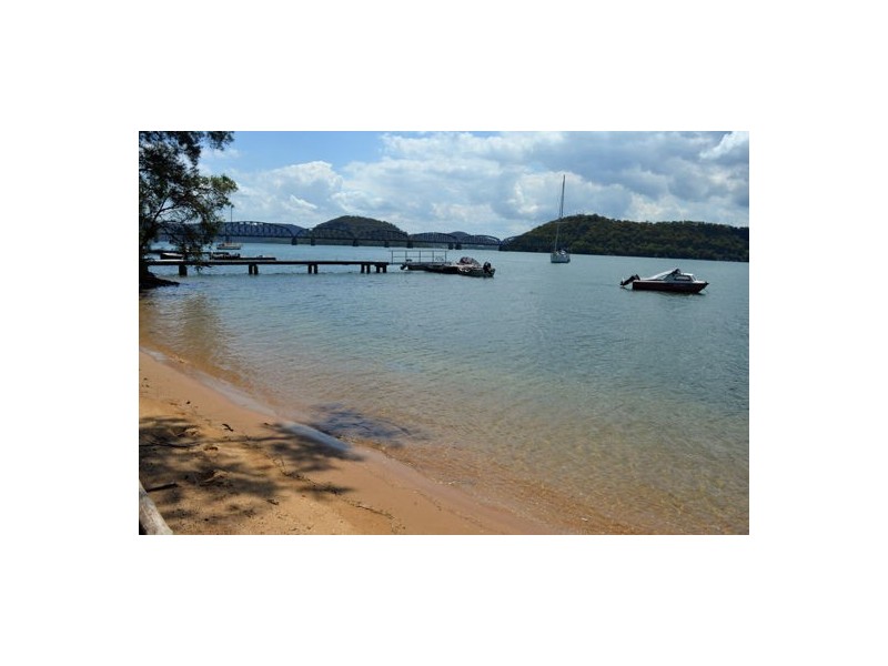 30 Riverview Ave, Dangar Island NSW 2083