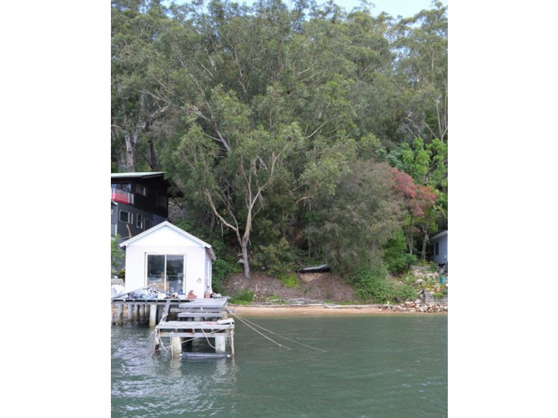 30 Riverview Ave, Dangar Island NSW 2083