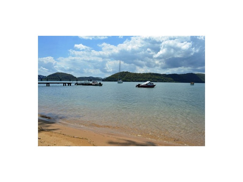 30 Riverview Ave, Dangar Island NSW 2083