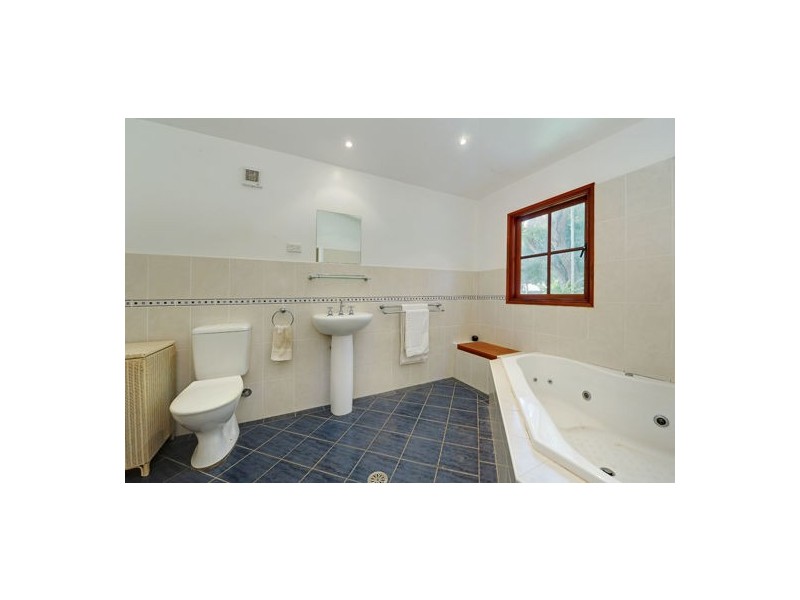 8 Baroona Street, Dangar Island NSW 2083