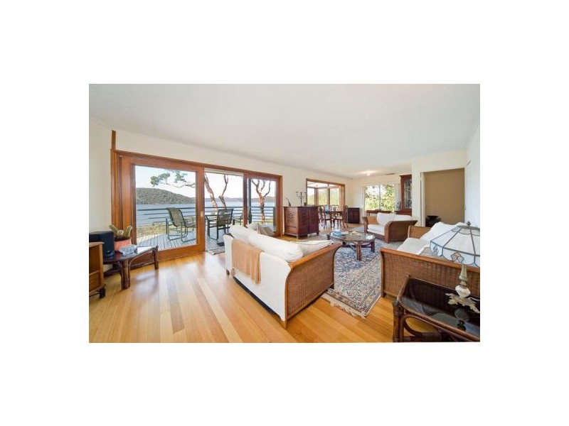 124&126 Riverview Ave, Dangar Island NSW 2083