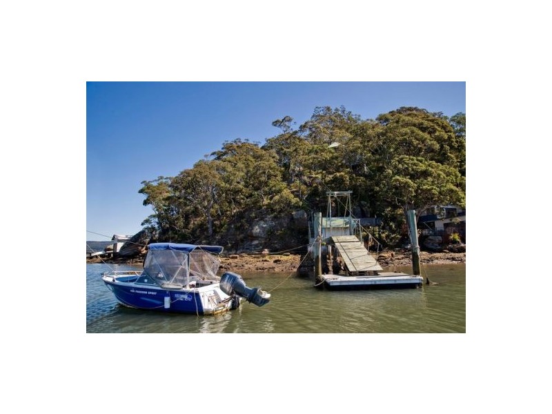 124&126 Riverview Ave, Dangar Island NSW 2083