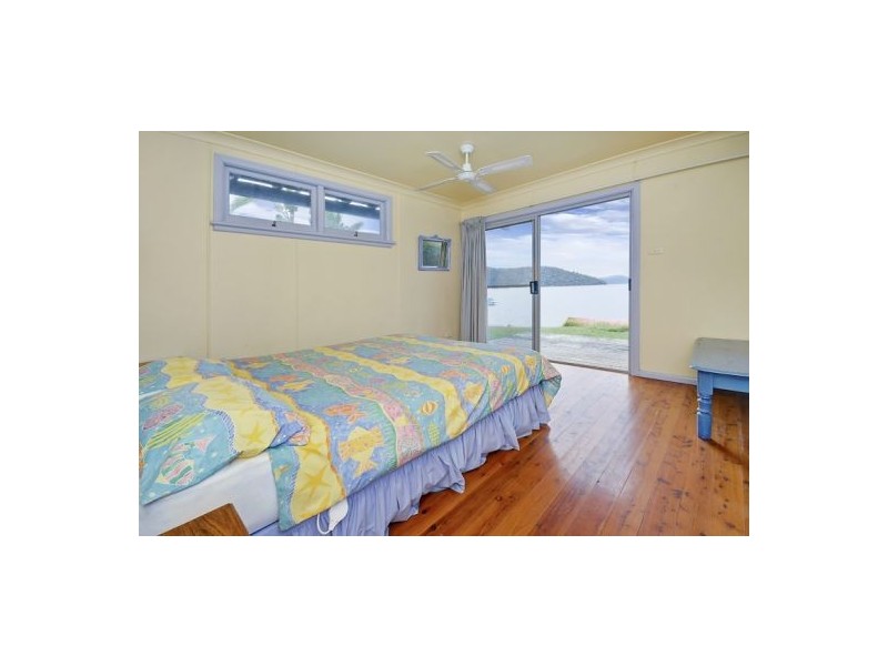 73 Grantham Cres, Dangar Island NSW 2083