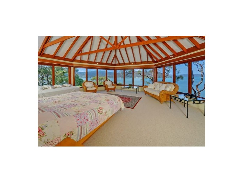 126 Riverview Ave, Dangar Island NSW 2083