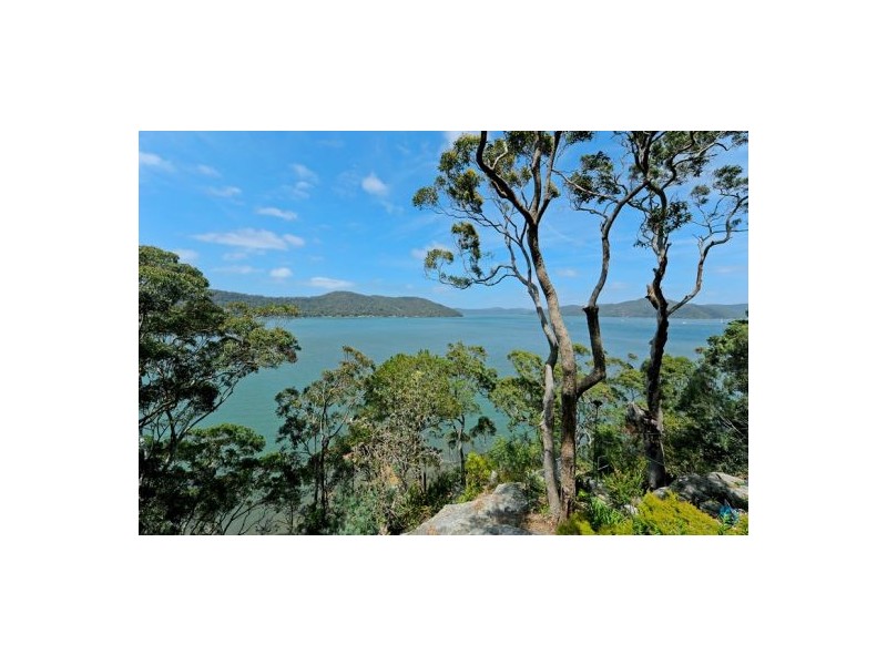 126 Riverview Ave, Dangar Island NSW 2083