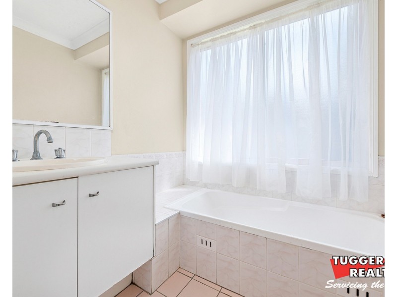 11 Windsong Place, Tuggerah NSW 2259