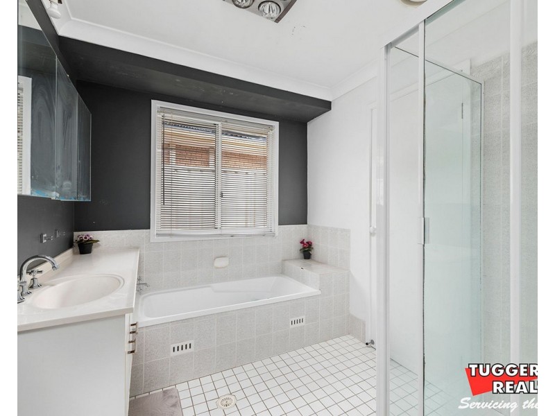 17 Brittania Drive, Watanobbi NSW 2259