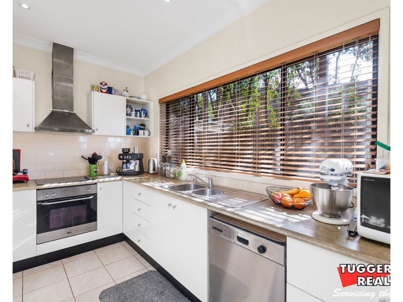 2/26 Hope Street, Wyong NSW 2259