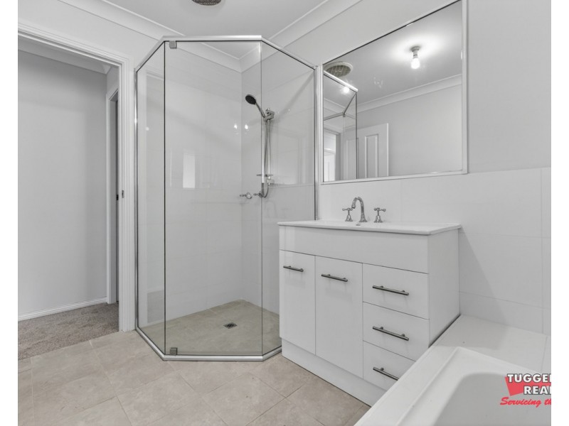 27/1 Hillview Crescent, Tuggerah NSW 2259