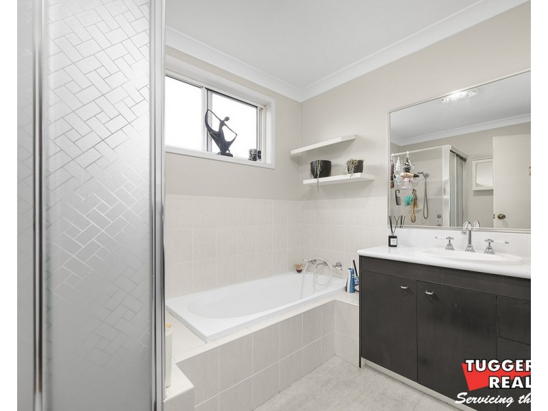 4/8 The Ridge, Wadalba NSW 2259