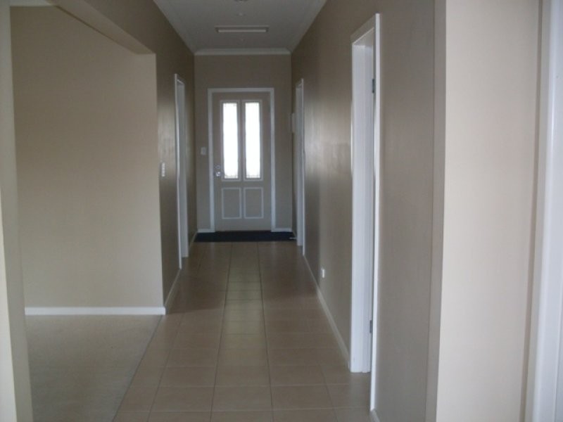 18 Brown Street, Hamilton VIC 3300