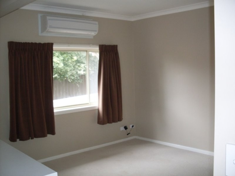 18 Brown Street, Hamilton VIC 3300