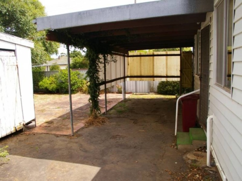 50 Dicken Street, Hamilton VIC 3300