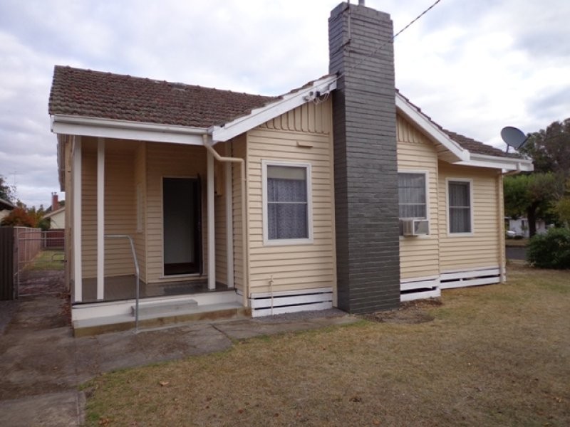 18 Kokoda Avenue, Hamilton VIC 3300