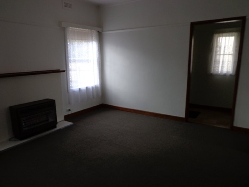 18 Kokoda Avenue, Hamilton VIC 3300